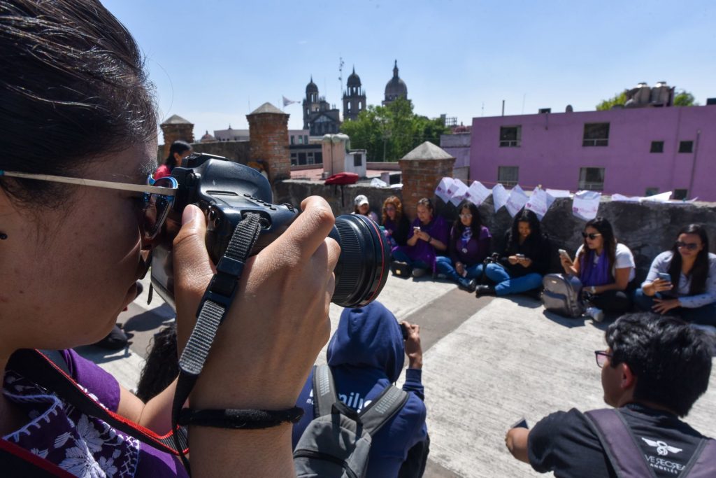 En en Estado de México 9 de cada diez periodistas mujeres han sufrido algún tipo de violencia en el ejercicio de su profesión.