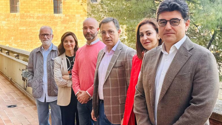 Manuel Serrano se reúne con la nueva directiva de la Asociación de Periodistas para “mantener como hasta ahora una relación de respeto mutuo y colaboración”